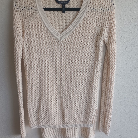 BCBG V-Neck Cream sweater - Picture 3 of 6
